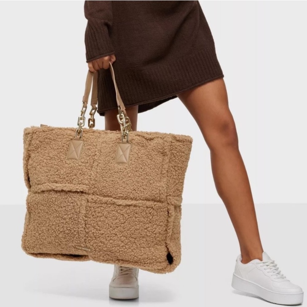 STEVE MADDEN NWT BCrush Jumbo Sherpa Tote Bag Brown Oversized Zip Bag